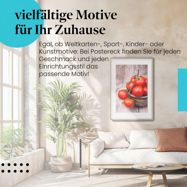 Leinwandbild "Tomaten": Reif & saftig, Tontopf, Holztisch - mediterrane Küche.