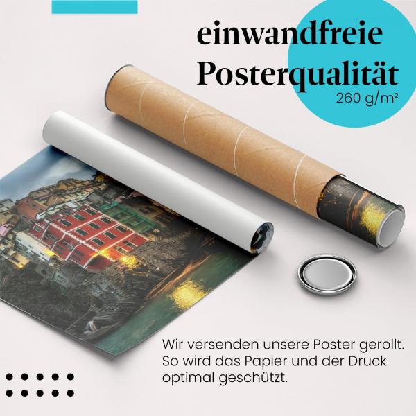 Gerolltes Poster "Riomaggiore bei Nacht" - Italienischer Charme, sicher verpackt.