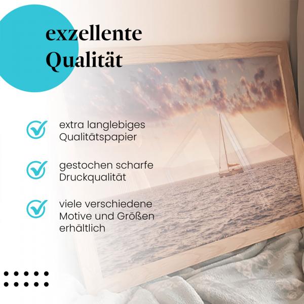 Dieses Leinwandbild mit dem Segelboot im Abendrot versprüht Urlaubsfeeling und weckt die Sehnsucht nach dem Meer.