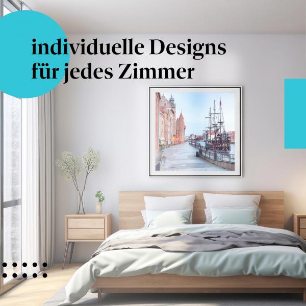 Schlafzimmer Deko: Maritimes Schlafzimmer mit "Segelschiff" Poster. Nostalgische Wanddeko für Seefahrer-Fans.
