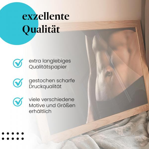 Gerahmtes Bild "Fitness". Frau, Bauchmuskeln, trainierter Körper.