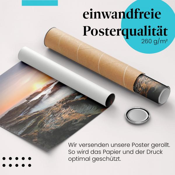 Gerolltes Poster "Sonnenuntergang an der Küste". Ruhe & Entspannung, sicher verpackt.