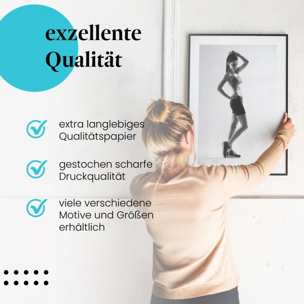 Gerahmtes Bild "Sport & Fitness". Frau, Sportkleidung, selbstbewusster Blick.