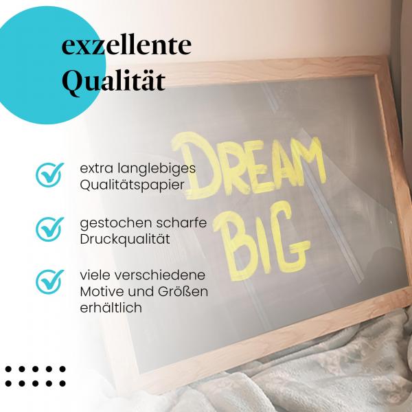 Gerahmtes Bild "Dream Big". Motivierende Botschaft, Kreidetafel & Gelb.
