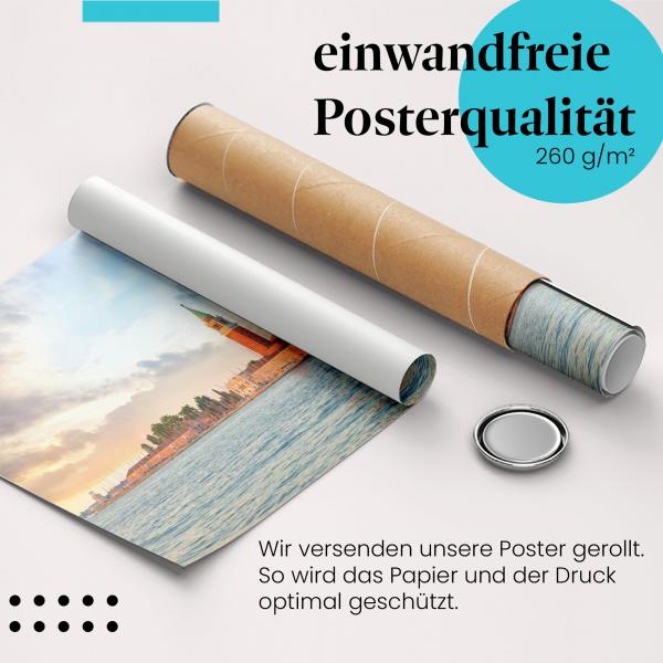 Gerolltes Poster "Venedig Sonnenaufgang" - Italienisches Flair, sicher verpackt.