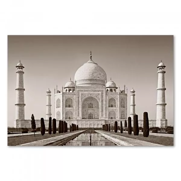 Taj Mahal (Indien) in Schwarz-Weiß, symmetrische Architektur, Spiegelung. Taj Mahal (Indien) in Schwarz-Weiß, symmetrische Architektur, Spiegelung.