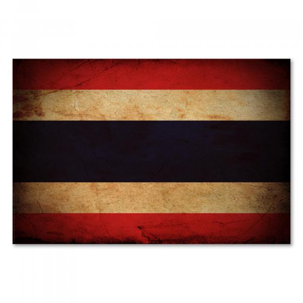 Thailändische Flagge im Grunge-Design: Die Farben Rot-Weiß-Blau symbolisieren die Nation, die Religion und das Königtum.