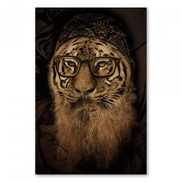 Ein Tigerkopf mit Brille und langem Bart vor dunklem Hintergrund. Cooles Vintage-Design. Ein Tigerkopf mit Brille und langem Bart vor dunklem Hintergrund. Cooles Vintage-Design.