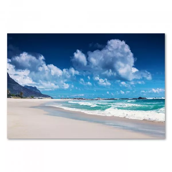 Weißer Sand, türkisblaues Wasser und imposante Berge – ein Traumstrand in Südafrika! Weißer Sand, türkisblaues Wasser und imposante Berge – ein Traumstrand in Südafrika!
